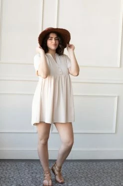 Entro Weekday V Neck Cream Mini