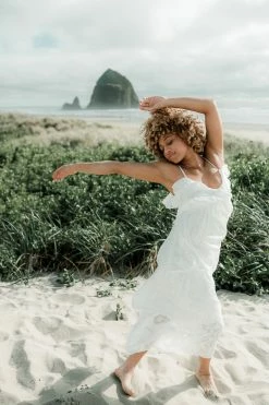 Confête Marie White Tiered Maxi Dress