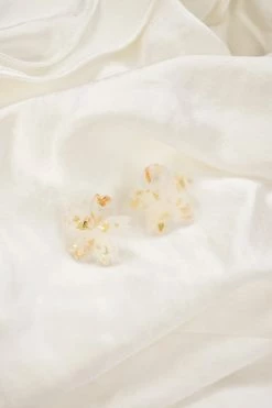 Linny Co SOLD OUT - Olivia Acetate Floral Stud Earrings - Ivory/Gold