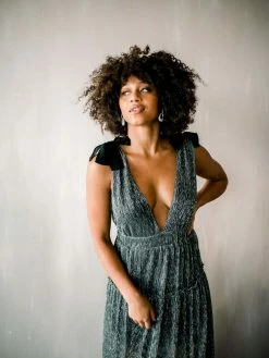 Confête Halle Shoulder Tie Deep V Maxi - Silver Clothing