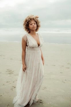 Confête Starry Eyed Glitter Star Mesh Maxi - Pink Clothing