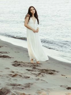 Confête Clothing Lisa Triangle Plunge White Maxi Dress